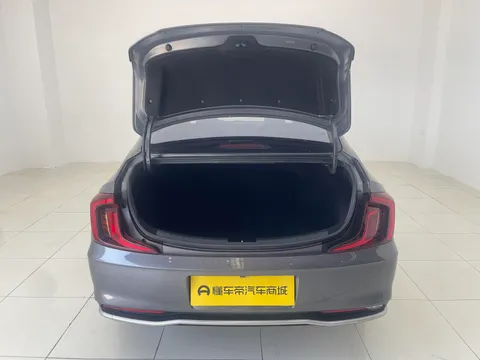 Hyundai Mistra