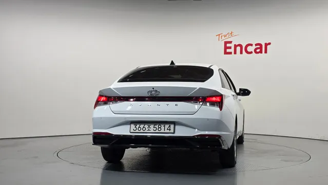 Hyundai Elantra (Avante)