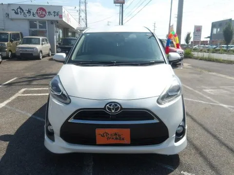 Toyota Sienta