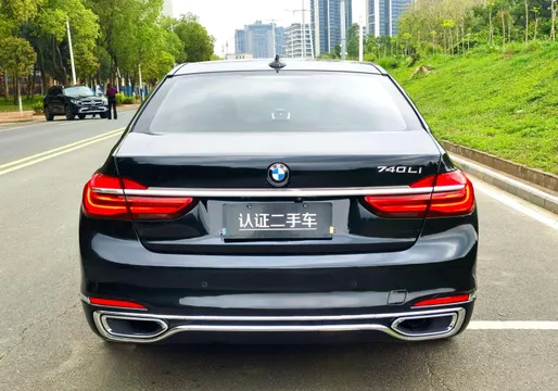 BMW 7-Series