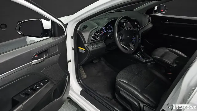 Hyundai Elantra (Avante)