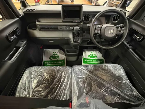 Honda N-BOX Custom