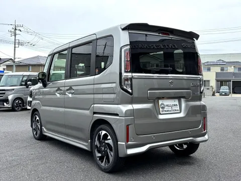 Suzuki Spacia Custom