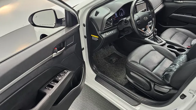 Hyundai Elantra (Avante)