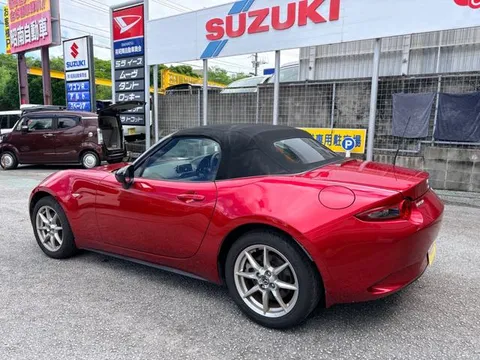 Mazda MX-5 (Roadster)