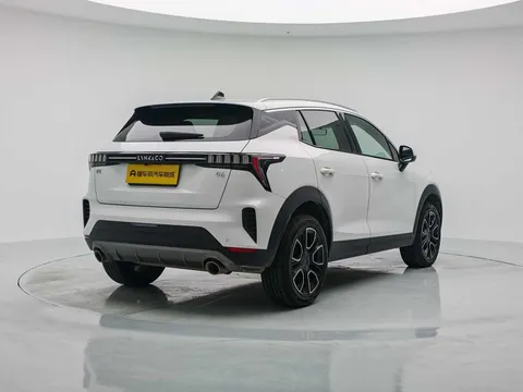 Lynk & Co 06