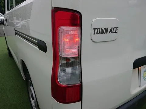 Toyota TownAce Van