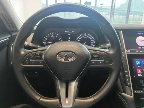Infiniti Q50L
