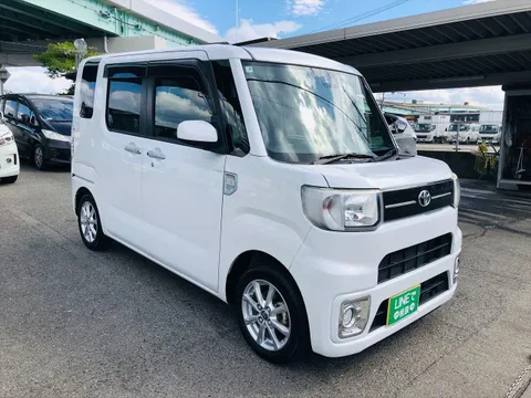 Toyota Pixis Mega