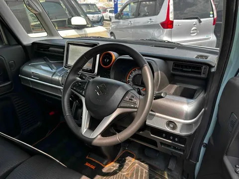 Suzuki Spacia Gear