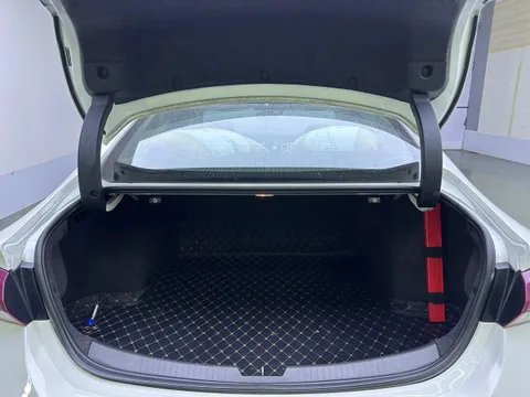 Chevrolet Malibu XL