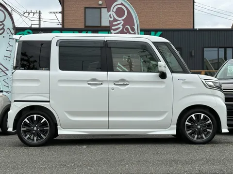 Suzuki Spacia