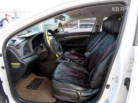 Hyundai Elantra (Avante)