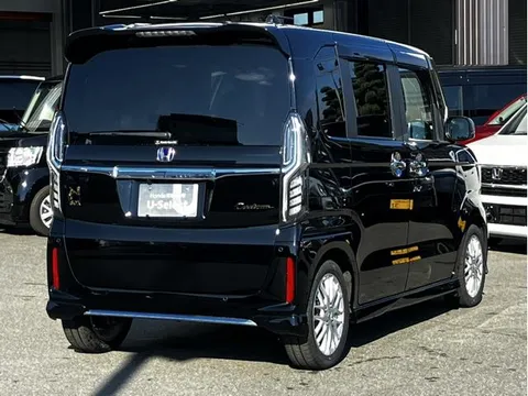 Honda N-BOX Custom
