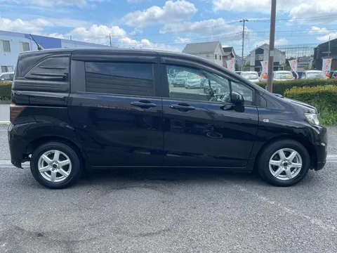 Honda Freed Spike