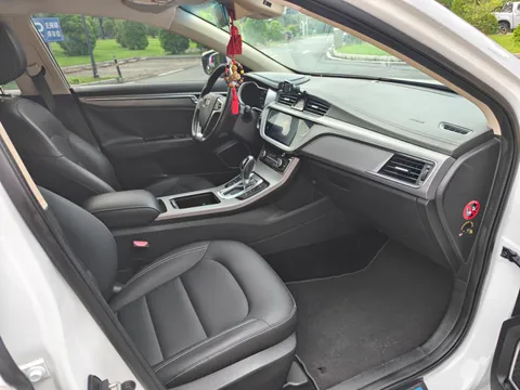 Geely Emgrand GL