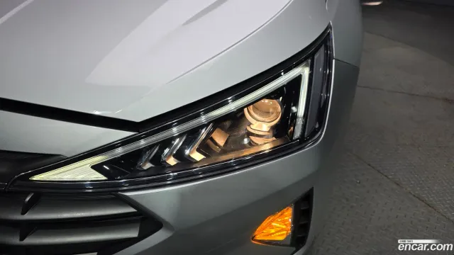 Hyundai Elantra (Avante)