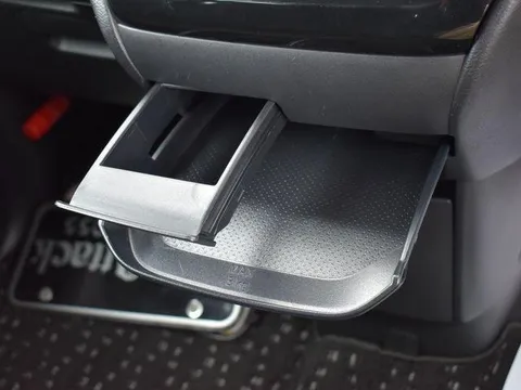 Mitsubishi eK X Space
