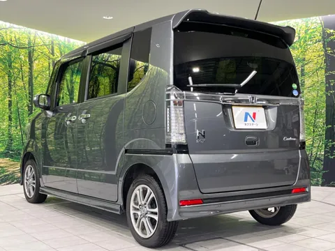 Honda N-BOX Custom