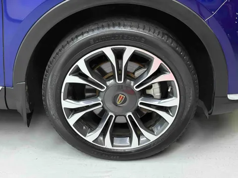 Hongqi HS5