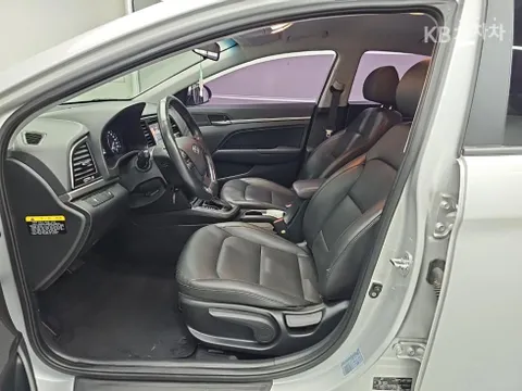 Hyundai Elantra (Avante)