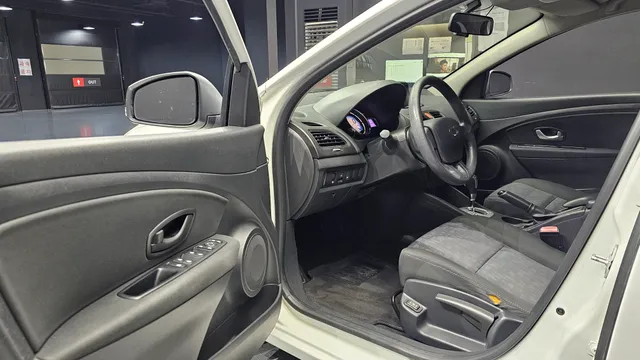 Renault SM3