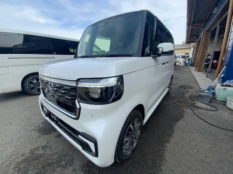 Honda N-BOX Custom
