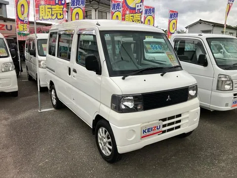 Mitsubishi Minicab Van