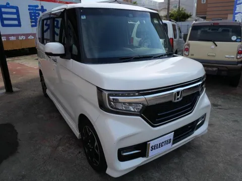 Honda N-BOX Custom