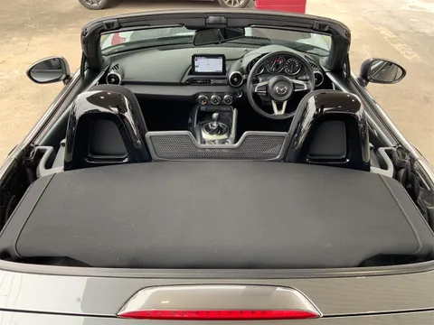Mazda MX-5 (Roadster)