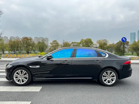 Jaguar XFL