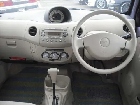 Daihatsu Esse