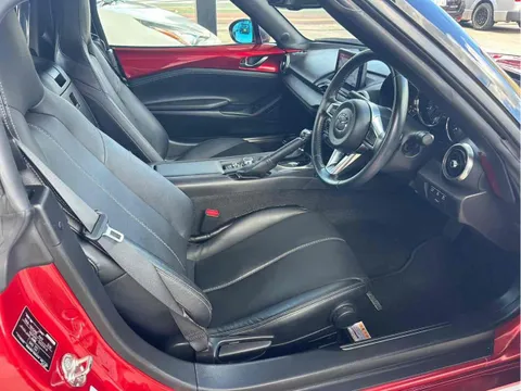 Mazda MX-5 (Roadster)