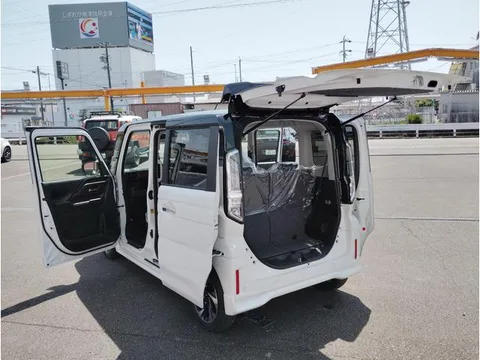 Suzuki Spacia Custom