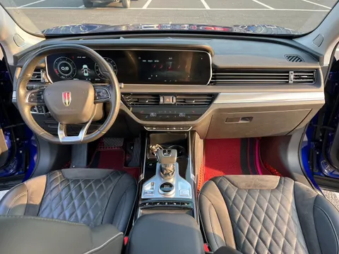 Hongqi HS5