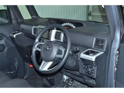 Toyota Pixis Mega