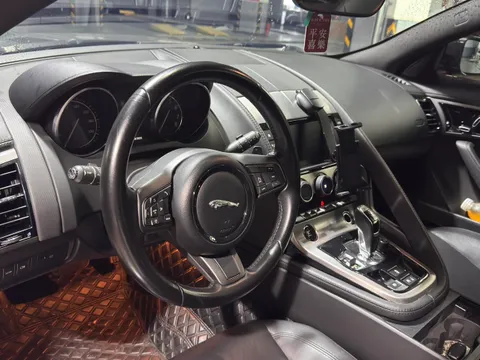 Jaguar F-Type