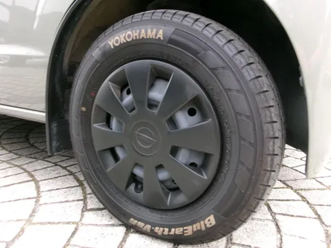 Nissan Clipper Van