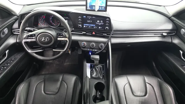 Hyundai Elantra (Avante)