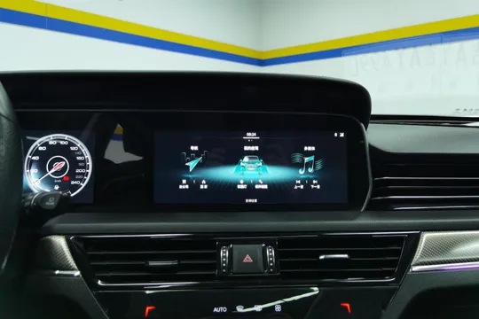 Hongqi HS5