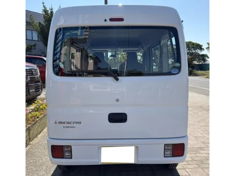 Mitsubishi Minicab Van