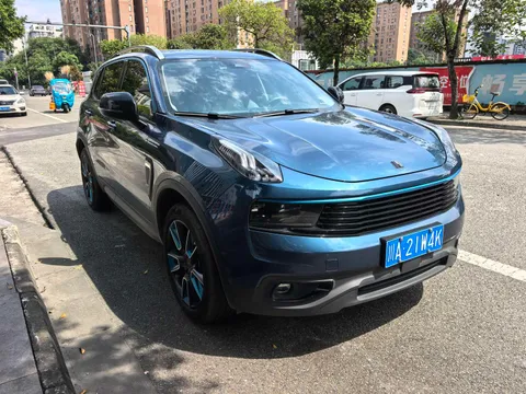 Lynk & Co 01