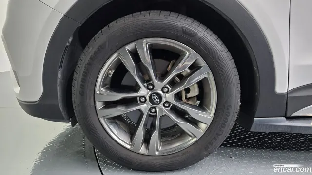 Hyundai Grand Santa Fe (Maxcruz)