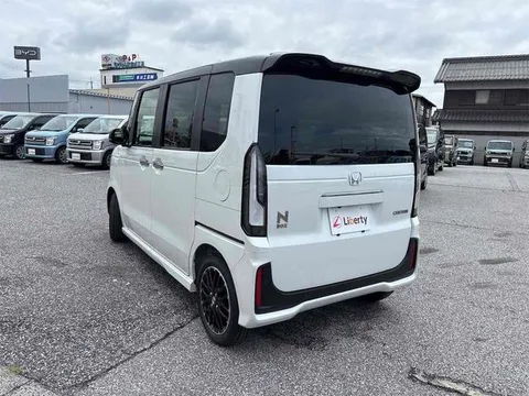 Honda N-BOX Custom