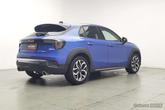 Lynk & Co 02