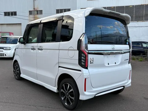 Honda N-BOX Custom