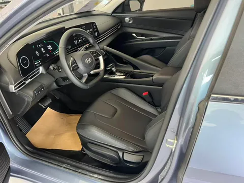 Hyundai Elantra (Avante)