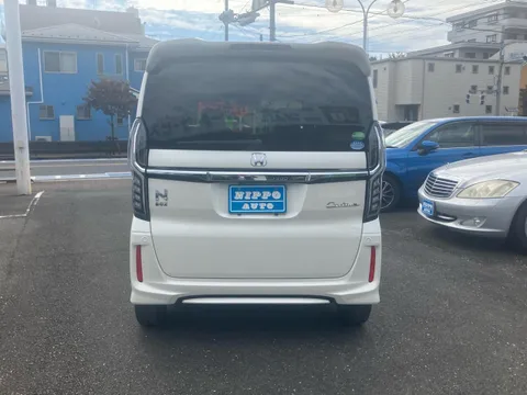 Honda N-BOX Custom