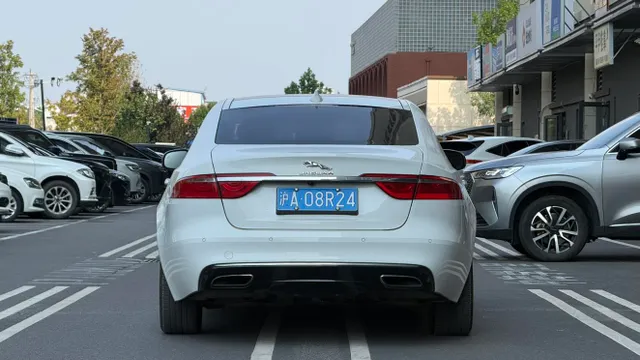 Jaguar XFL