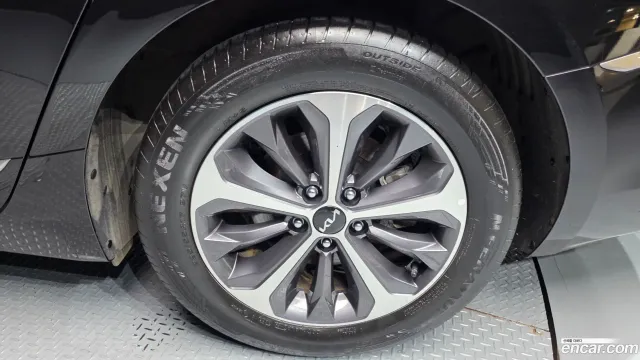 Kia K8
